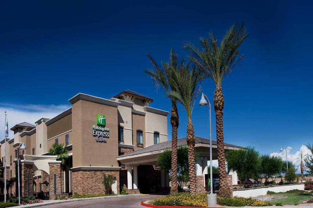 Holiday Inn Express & Suites Phoenix Glendale Dist an IHG Hotel Main image 1